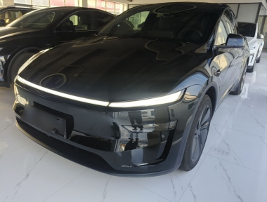 Tesla Model Y 2026 car image 