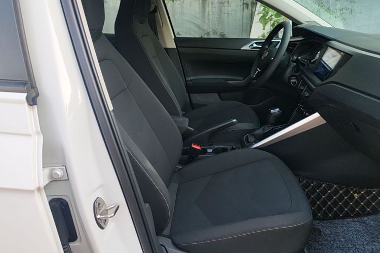 Volkswagen Polo 2020 car image #24