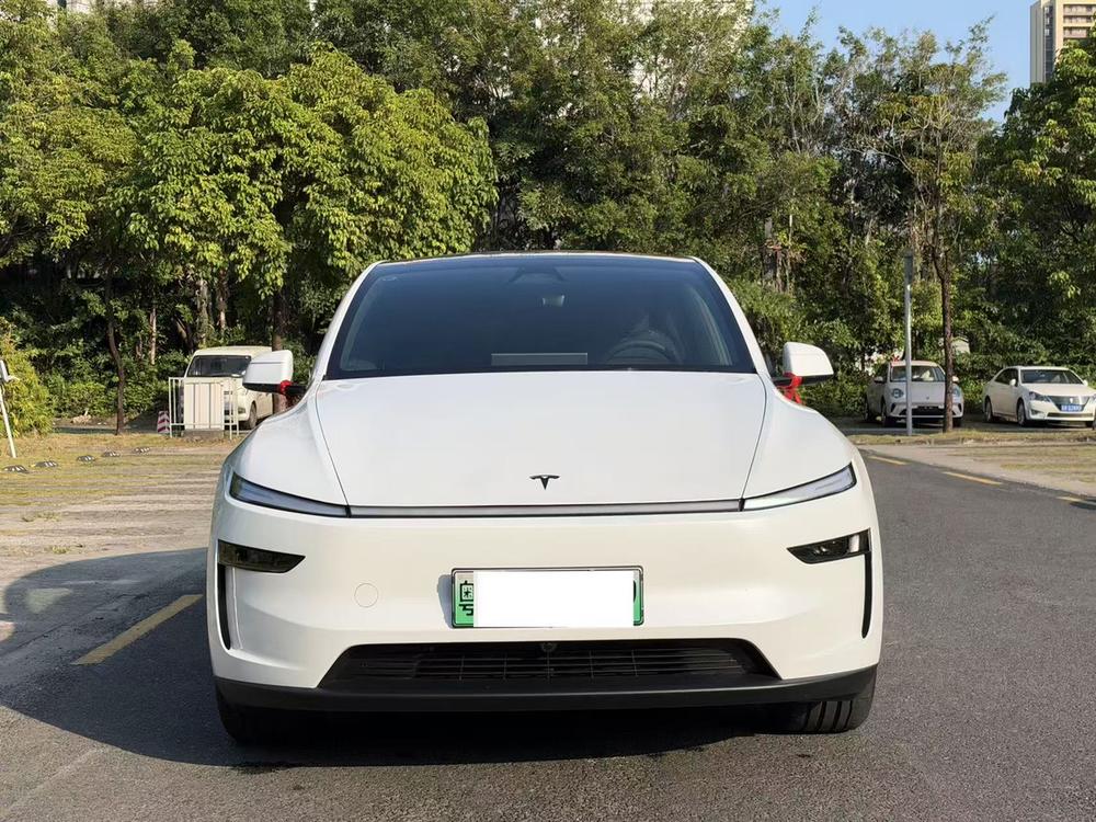 Tesla Model Y 2026 #2 Tesla Model Y 2026 immagine di auto #2