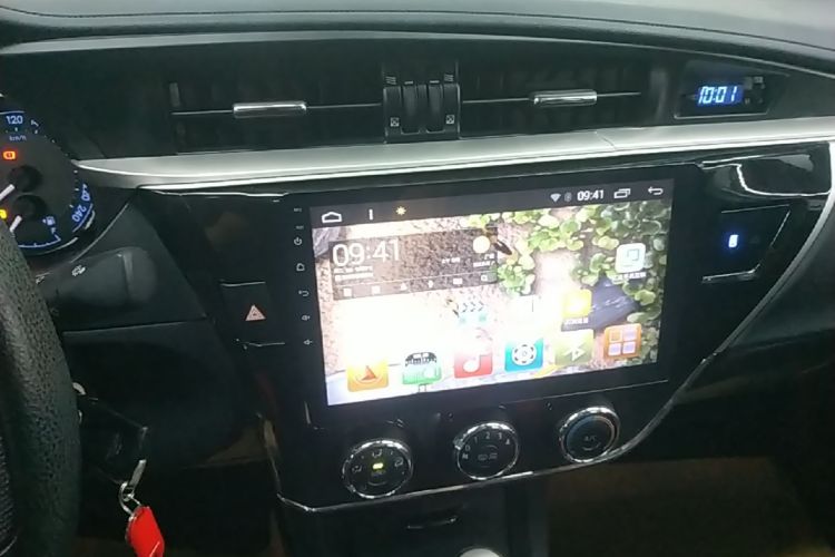 Toyota Corolla 2017 car image #13