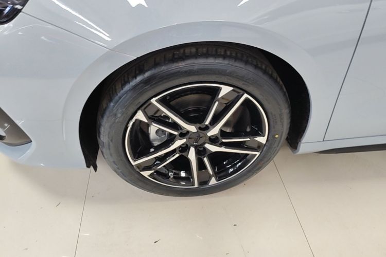 GEELY Binray 2026 car image #9