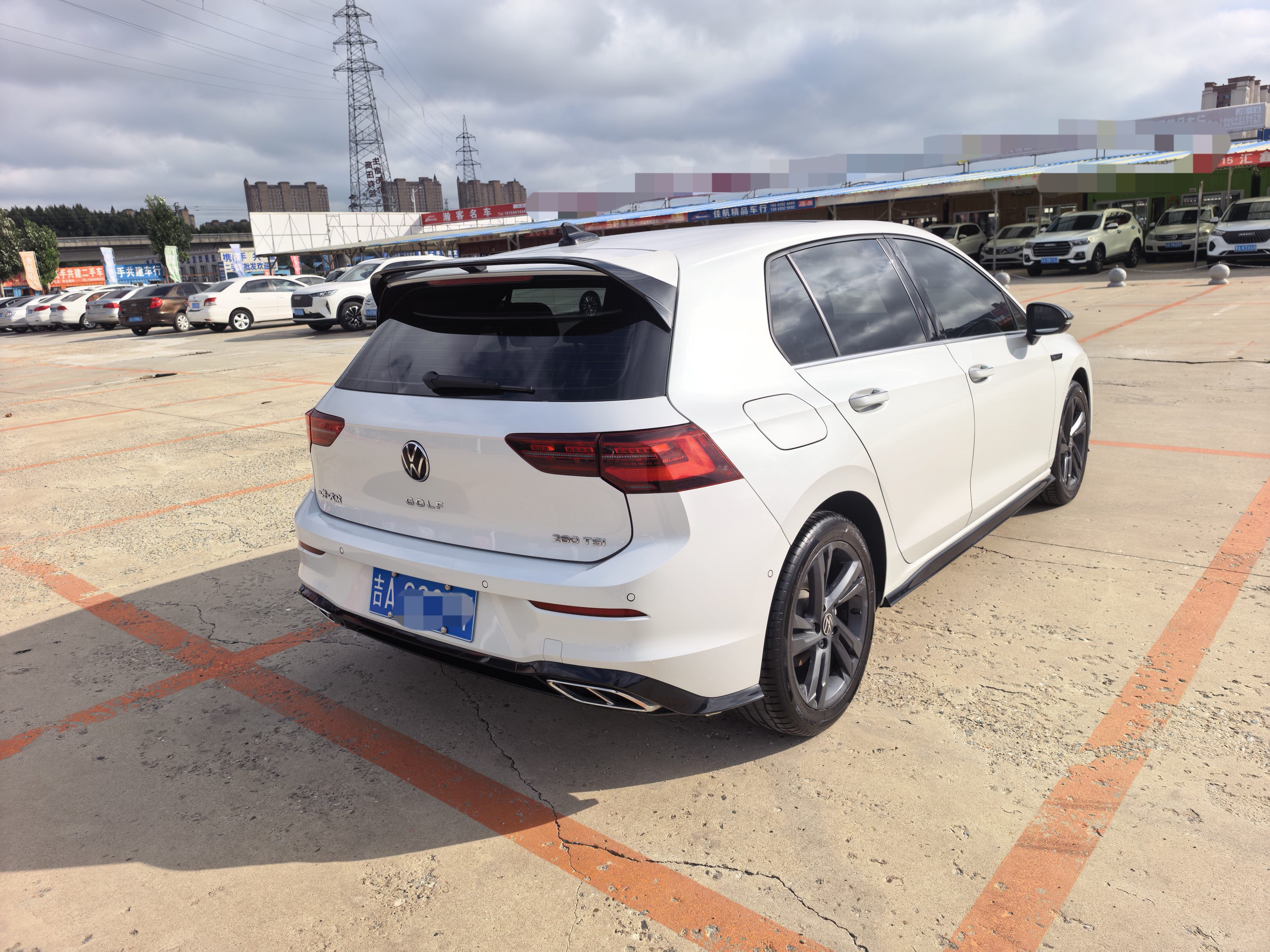 Volkswagen Golf 2022 car image #6