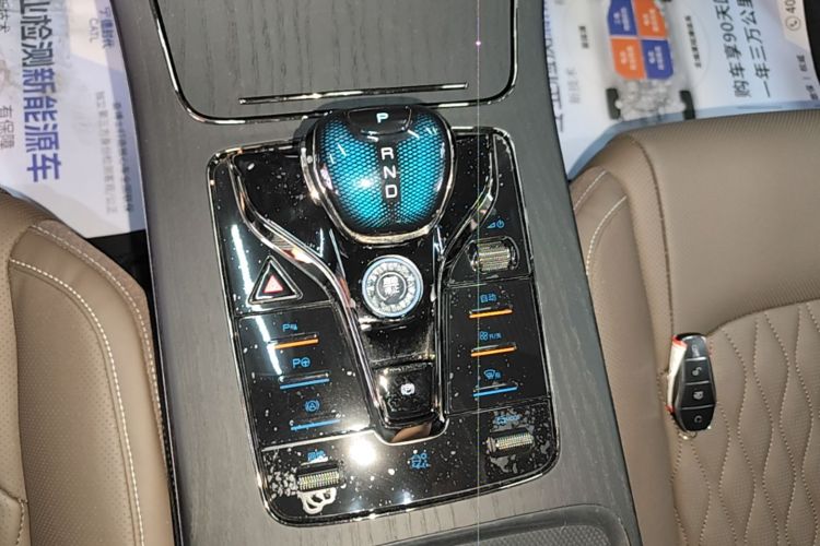 BYD Han 2023 car image #18