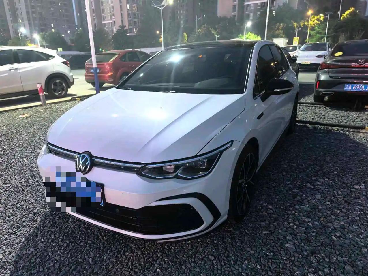 Volkswagen Golf 2023 car image 