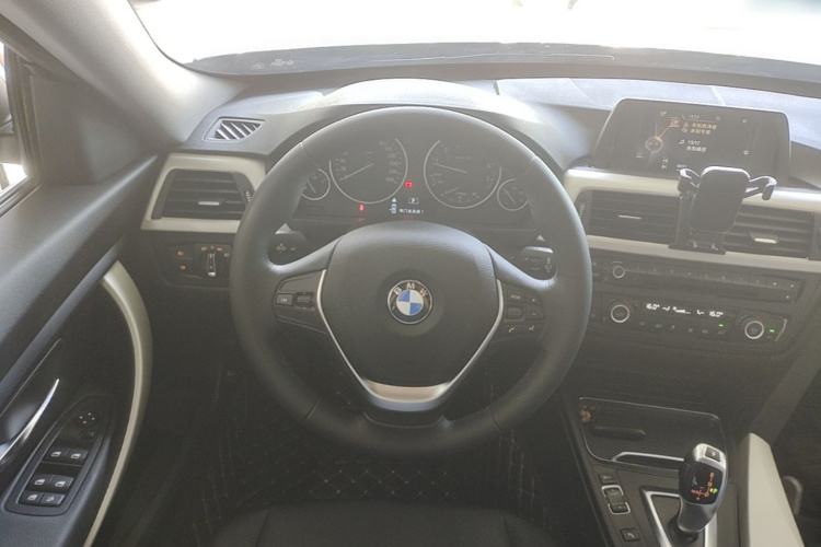 BMW 3 Series GT 2015 #15 BMW 3 Series GT 2015 car image #15