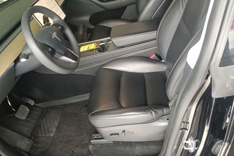 Tesla Model Y 2022 car image #15