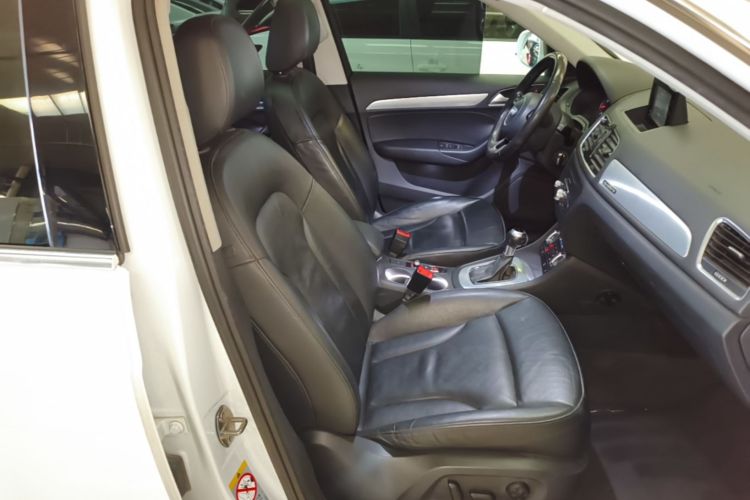 Audi Q3 2015 #24 Audi Q3 2015 car image #24