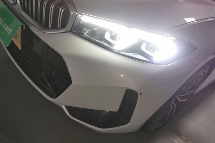 BMW 3 Series 2024 car image #23