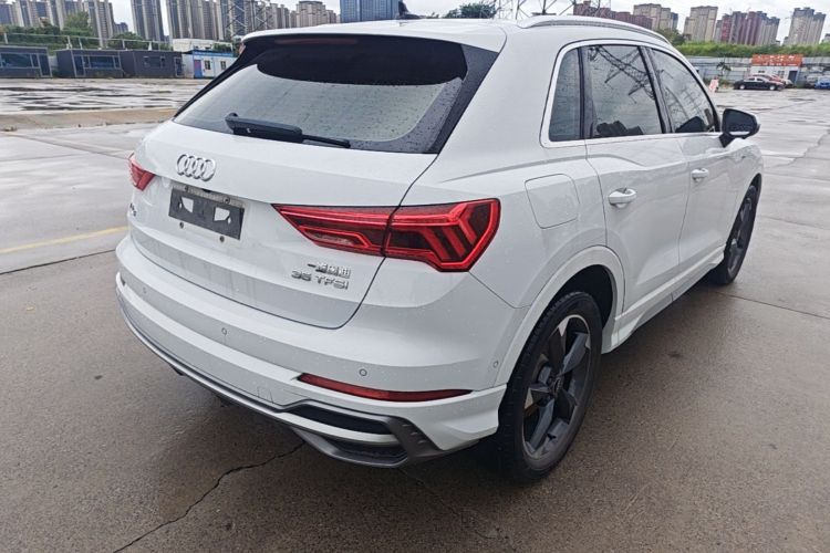 Audi Q3 2021 car image #7