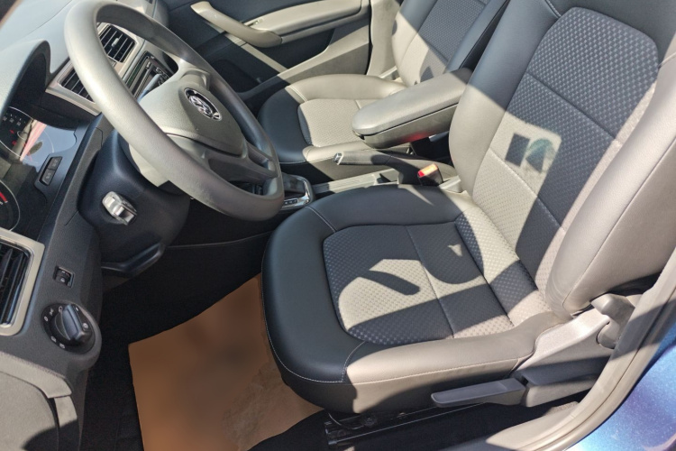 Volkswagen Santana 2016 صورة سيارة #15