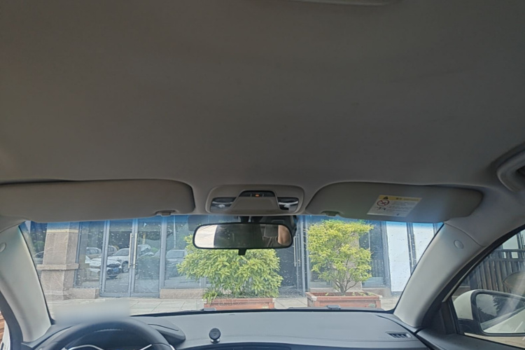 GEELY Emgrand 2019 #18 GEELY Emgrand 2019 car image #18