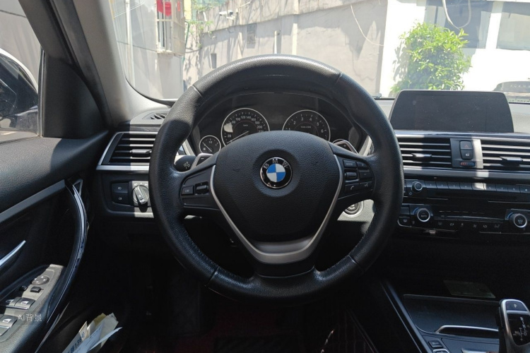 BMW 3 Series 2017 #12 BMW 3 Series 2017 car image #12