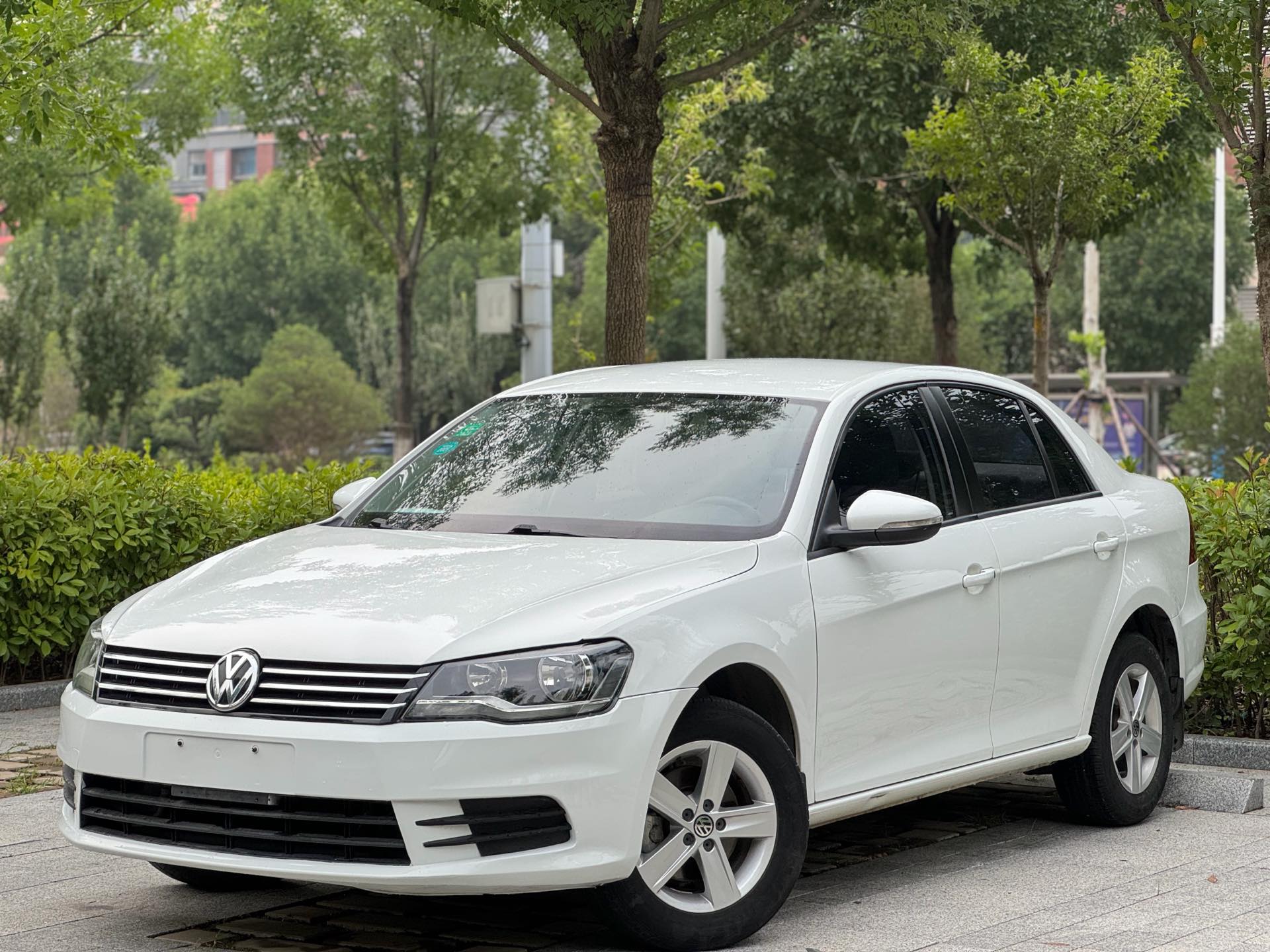 Volkswagen Bora 2014 car image 