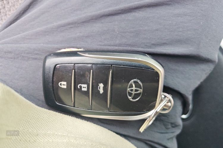 Toyota Corolla 2019 #10 Toyota Corolla 2019 car image #10