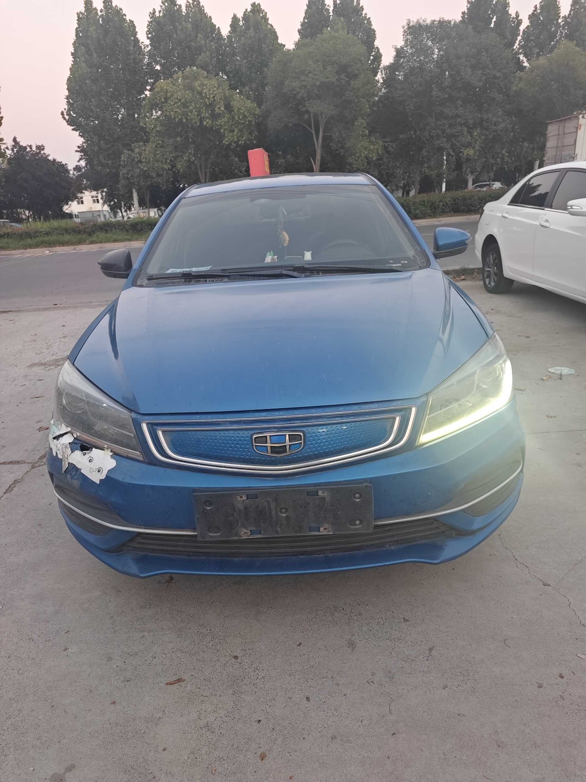 GEELY Emgrand New Energy 2018 car image #2