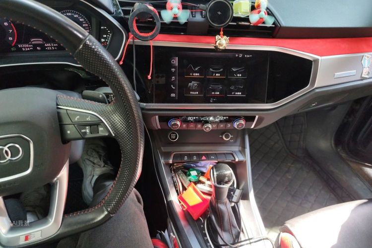 Audi Q3 2021 car image #15