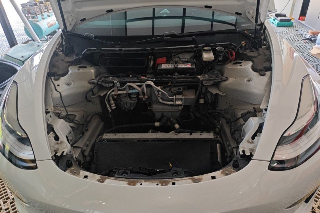 Tesla Model 3 2020 car image #10