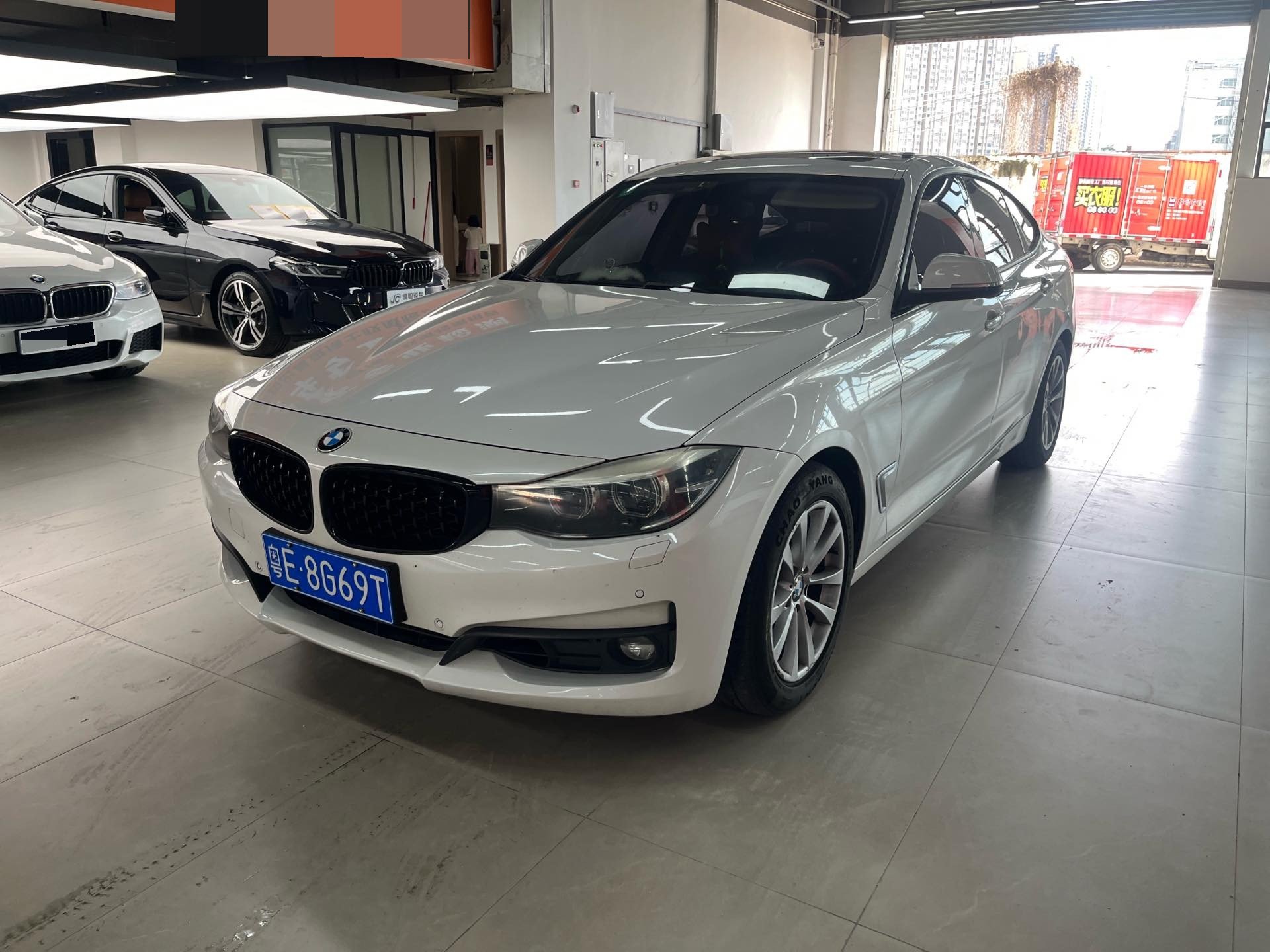 BMW 3 Series GT 2017 car image 