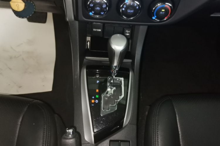 Toyota Corolla 2018 #14 Toyota Corolla 2018 car image #14