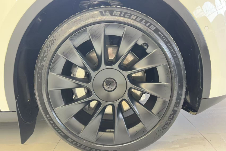 Tesla Model Y 2022 #10 Tesla Model Y 2022 car image #10