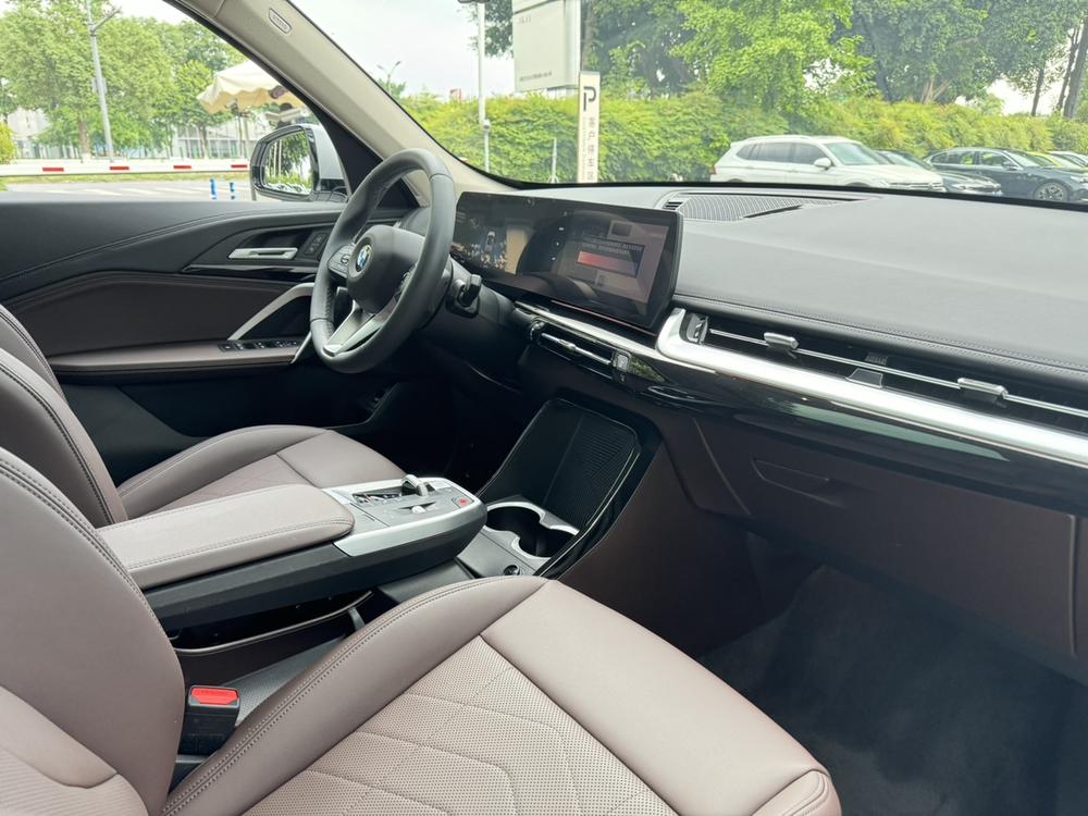 BMW X1 2024 car image #11