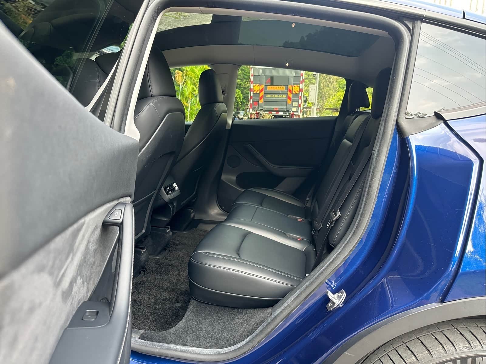 Tesla Model Y 2023 #10 Tesla Model Y 2023 car image #10