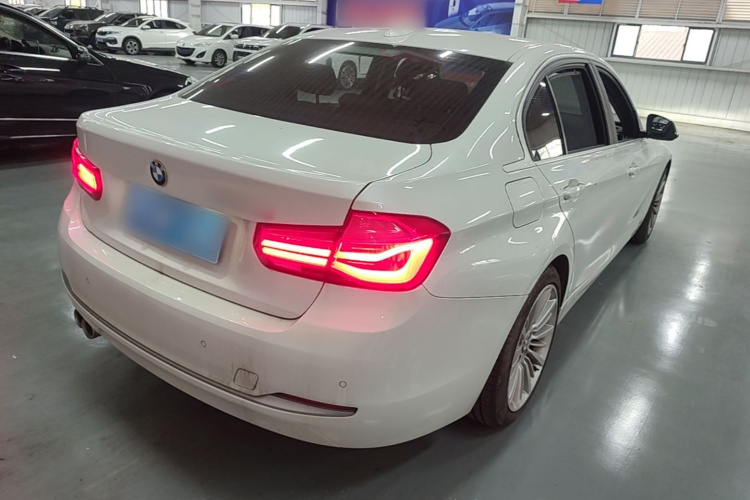 BMW 3 Series 2018 #7 BMW 3 Series 2018 car image #7