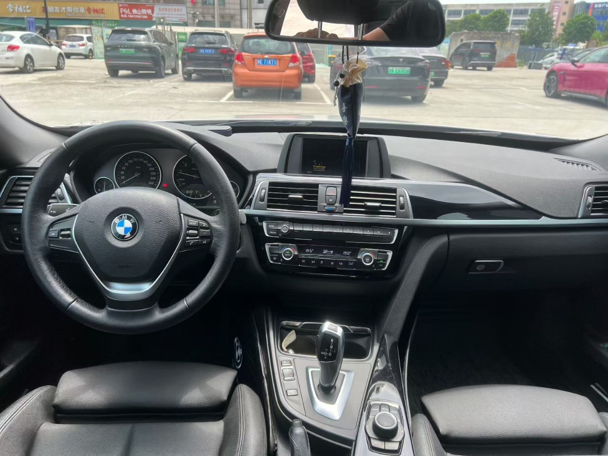 BMW 3 Series GT 2018 car image #5