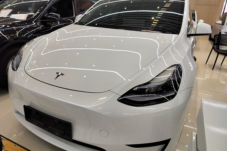 Tesla Model Y 2024 #2 Tesla Model Y 2024 car image #2