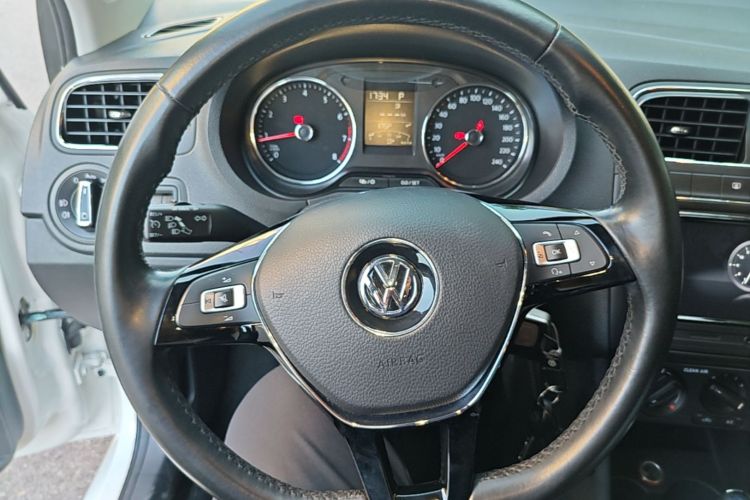 Volkswagen Polo 2017 #11 Volkswagen Polo 2017 car image #11
