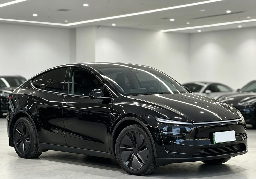 Tesla Model Y 2025 #3 Tesla Model Y 2025 car image #3
