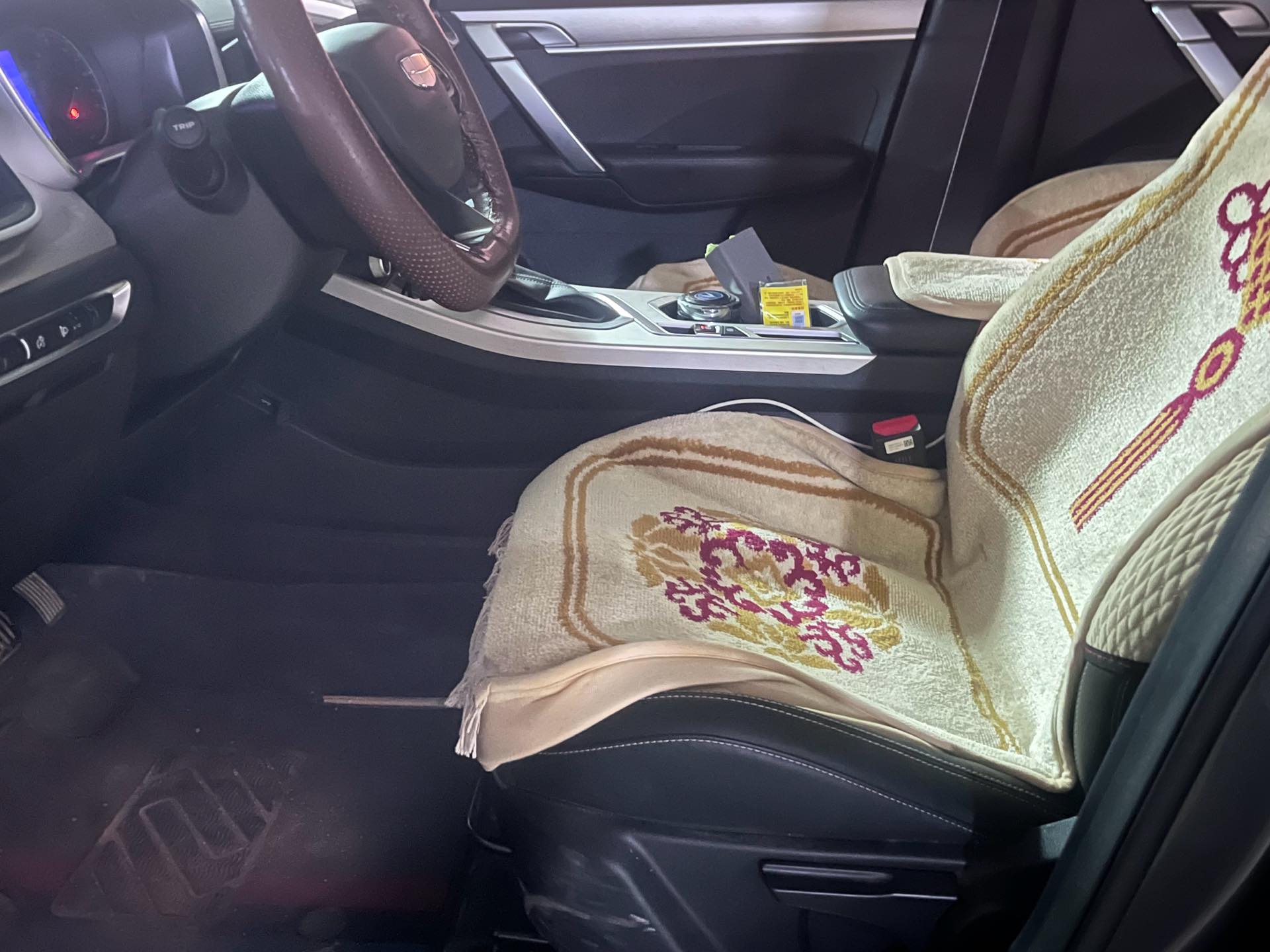 GEELY Coolray 2025 imagem de carro #4