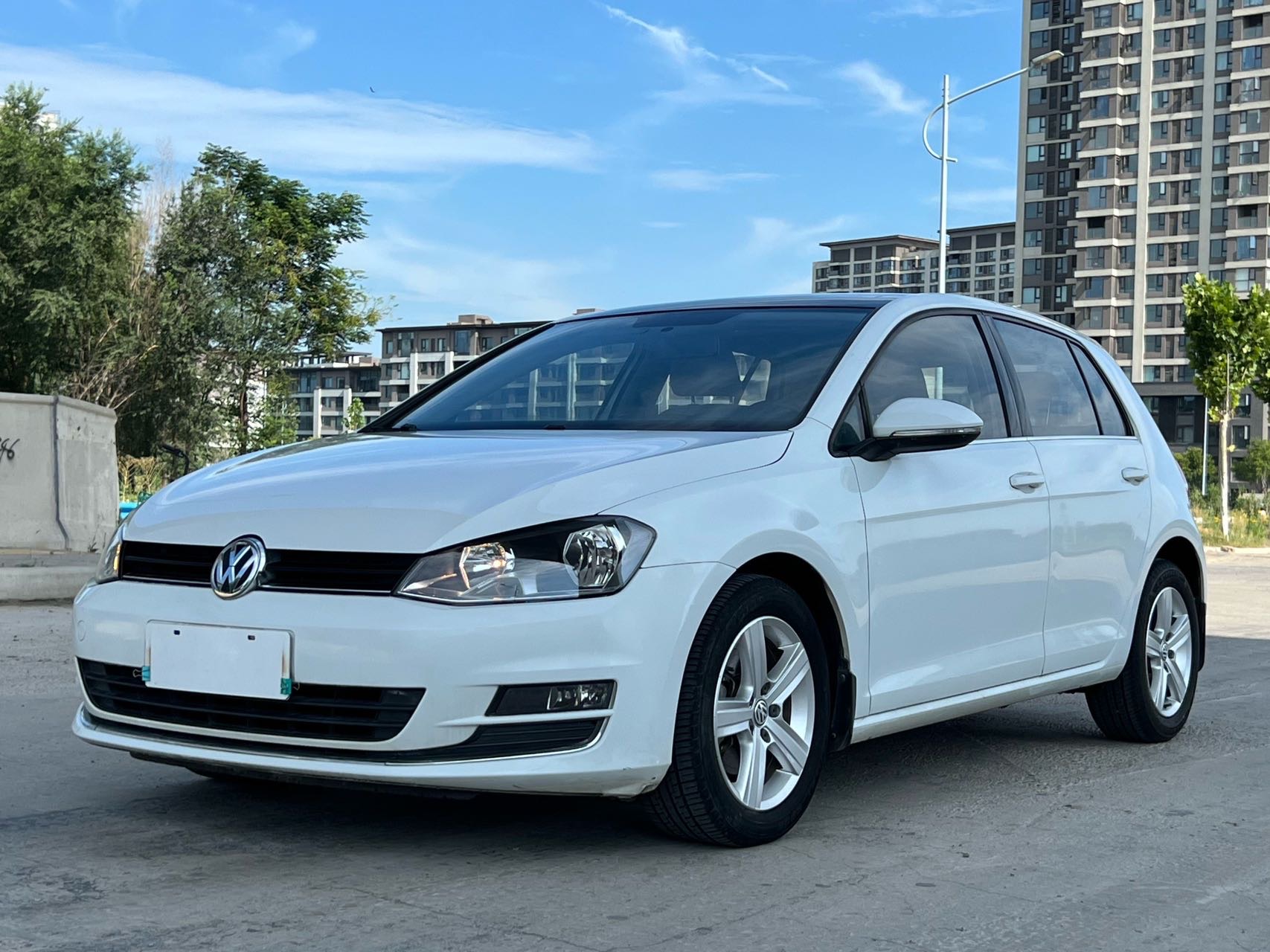 Volkswagen Golf 2016 car image #2