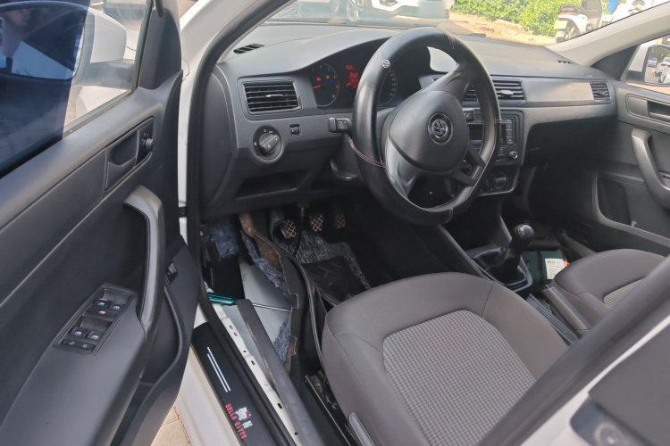 Volkswagen Santana 2017 car image #16