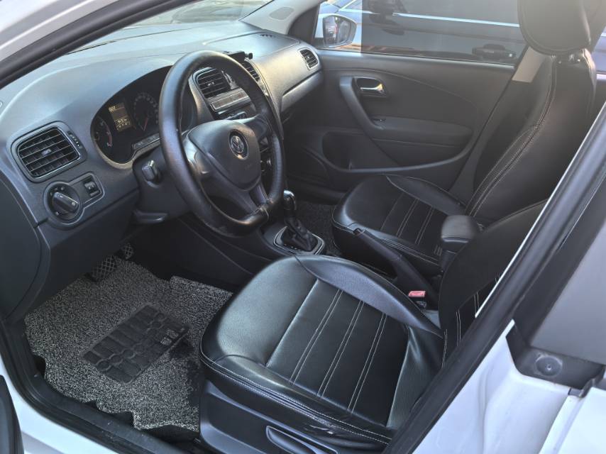 Volkswagen Polo 2017 car image #4