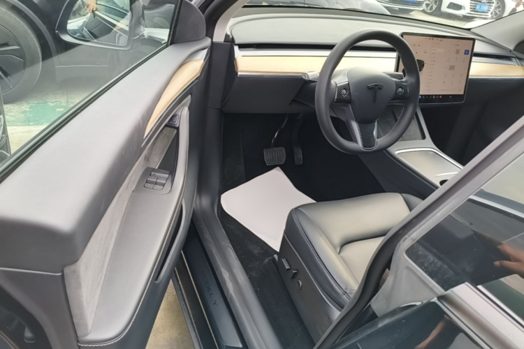 Tesla Model Y 2022 #12 Tesla Model Y 2022 car image #12