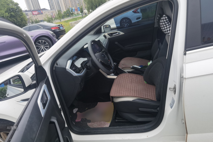 Volkswagen Polo 2021 car image #17