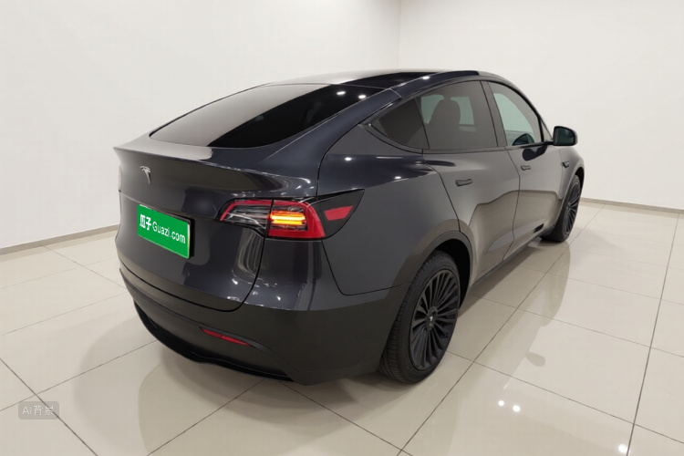 Tesla Model Y 2024 #7 Tesla Model Y 2024 car image #7