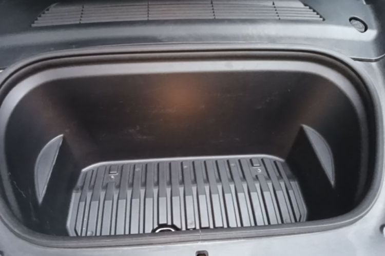 Tesla Model Y 2021 #20 Tesla Model Y 2021 car image #20