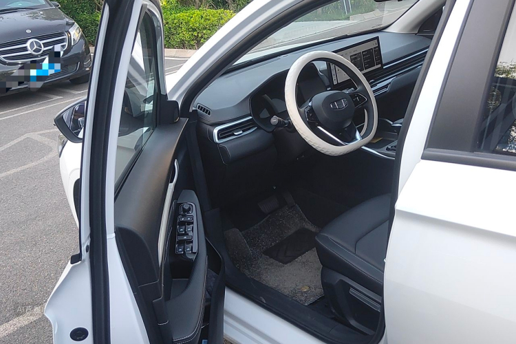 GEELY Emgrand 2025 immagine di auto #18