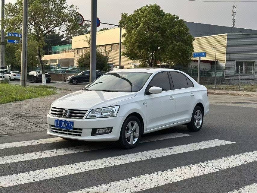 Volkswagen Santana 2014 car image 