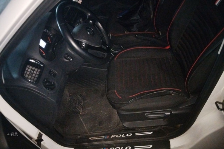 Volkswagen Polo 2016 car image #17