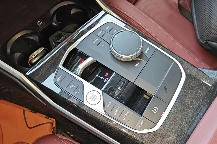 BMW 3 Series 2023 car image #26
