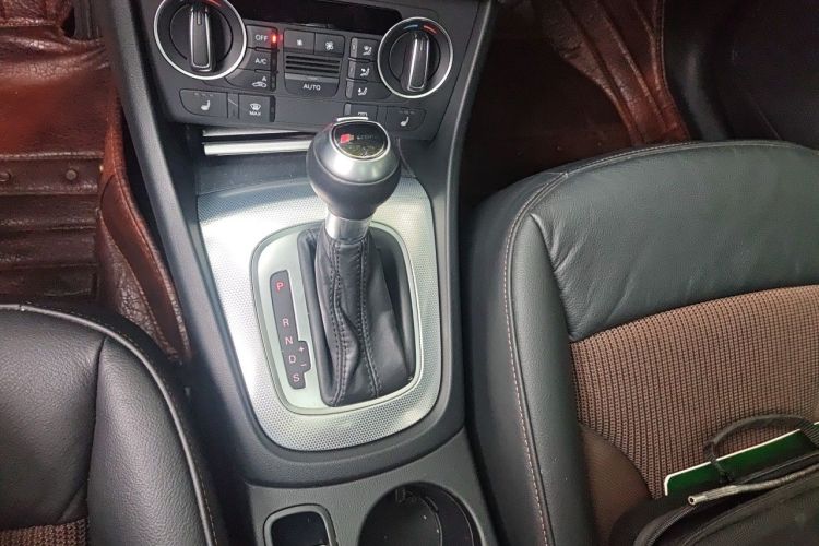 Audi Q3 2016 #14 Audi Q3 2016 car image #14
