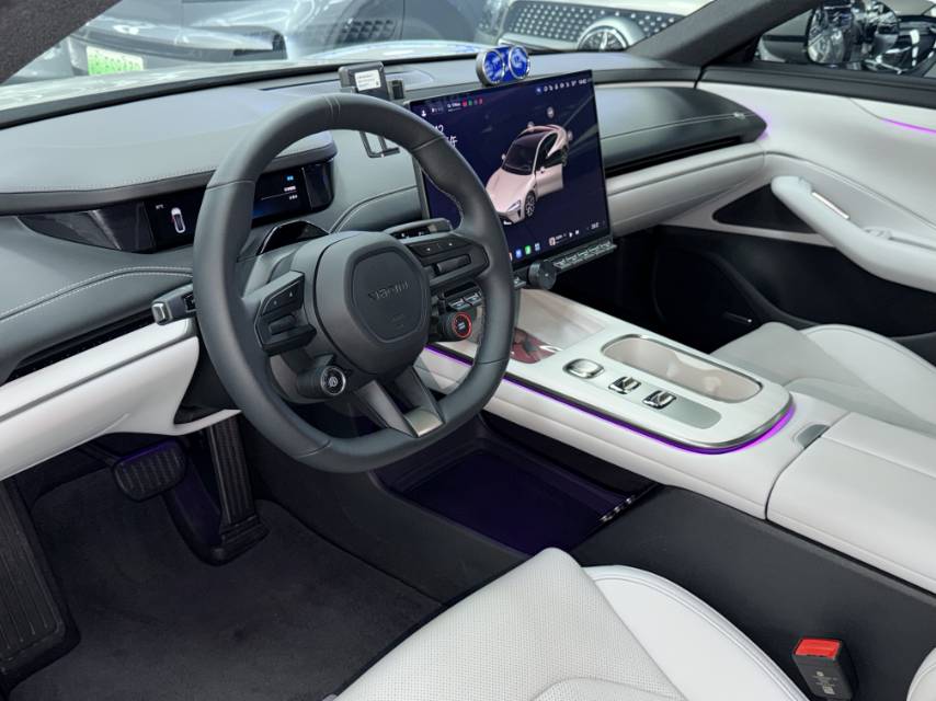 MI SU7 2024 car image #16