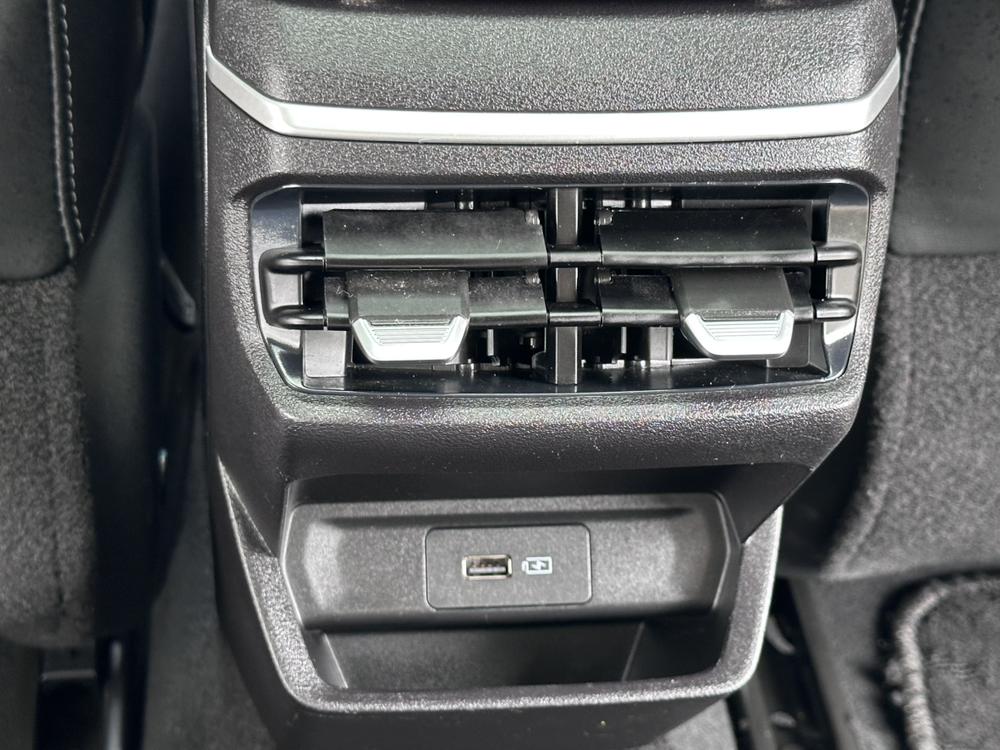GEELY Emgrand 2022 car image #10