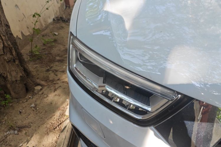 Audi Q3 2019 car image #8