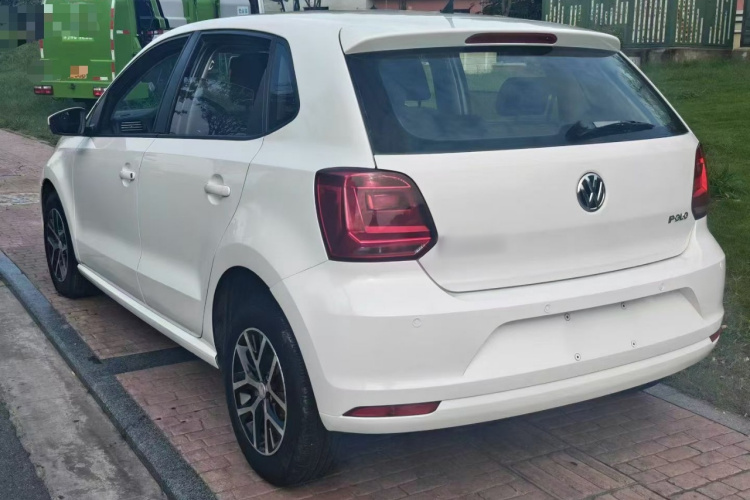 Volkswagen Polo 2017 car image #5