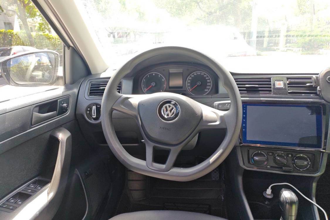 Volkswagen Santana 2019 car image #22