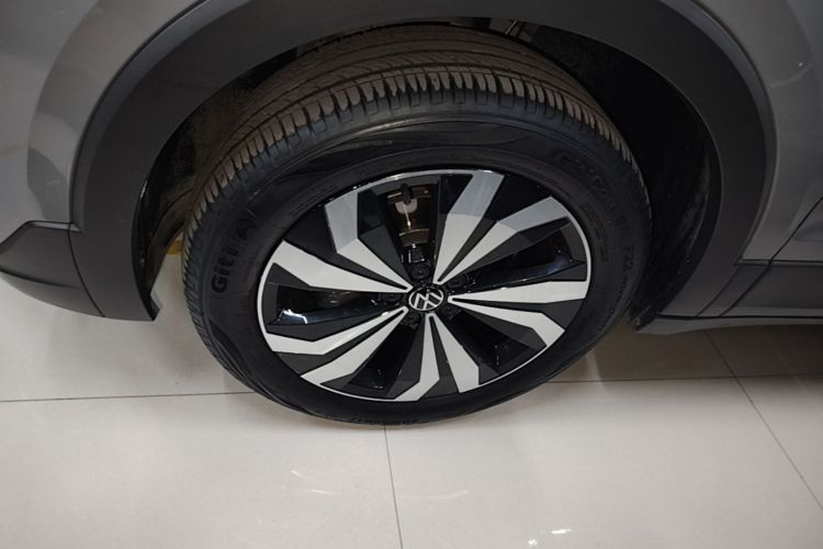 Volkswagen Tharu 2025 car image #9